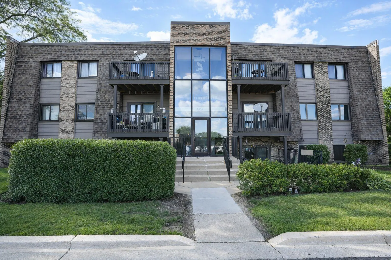 1486 Stonebridge Cir, ,  60189, USA 60189-Wheaton-IL