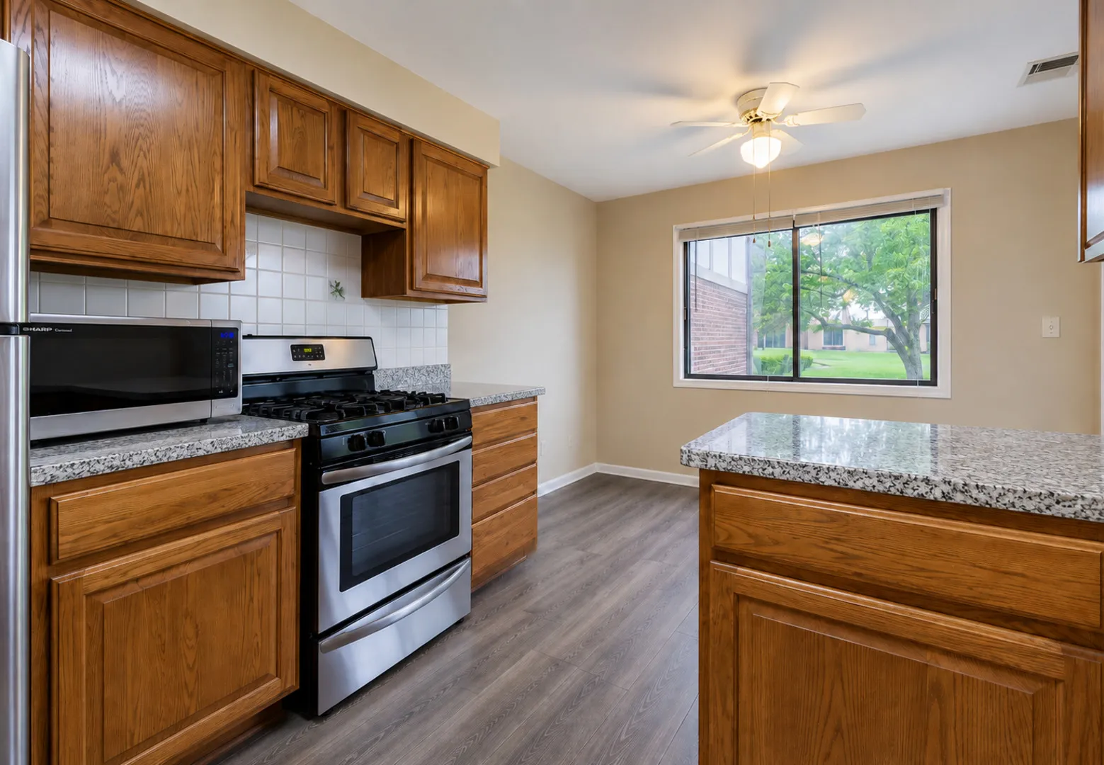 908 Knottingham Dr, ,  60193, USA 60193-Schaumburg-IL