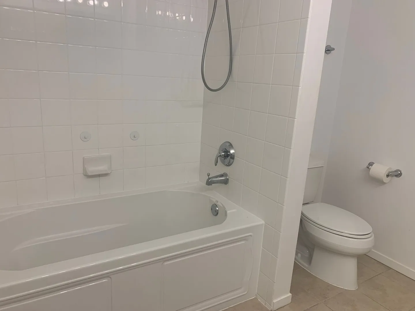 9655 Woods Dr, , 60077, USA 60077-Skokie-IL