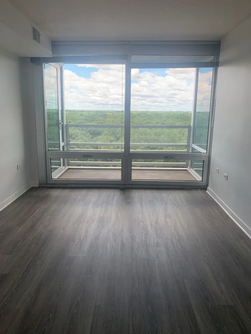 9655 Woods Dr, , 60077, USA 60077-Skokie-IL