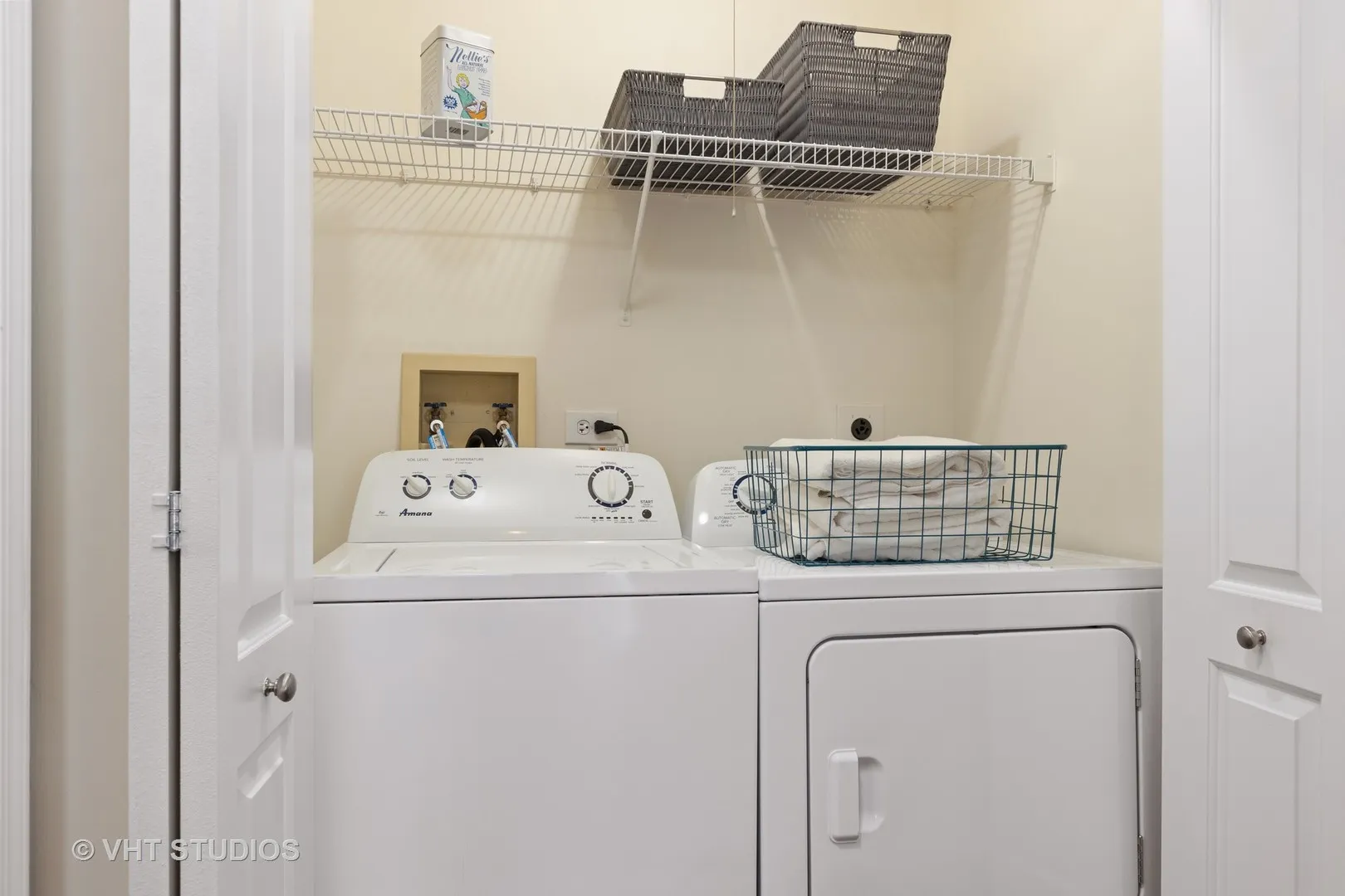 27 Kensington Cir, , 60189, USA 60189-Wheaton-IL