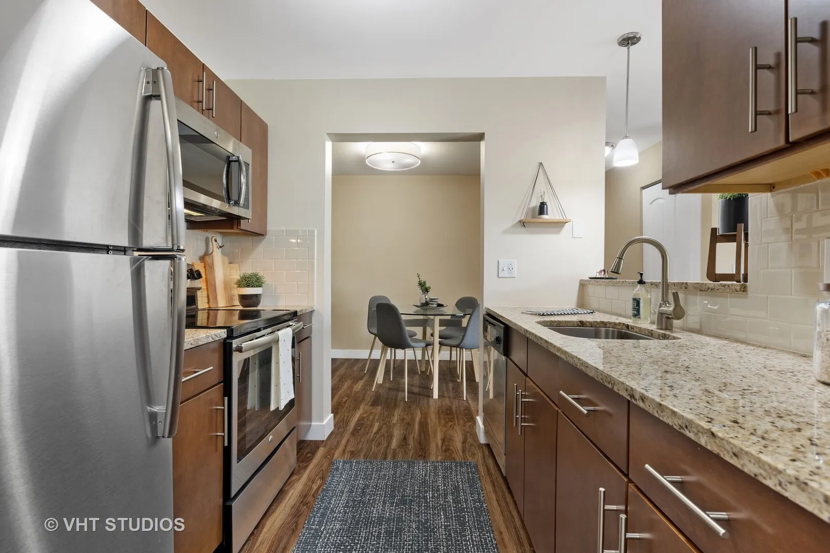 27 Kensington Cir, , 60189, USA 60189-Wheaton-IL