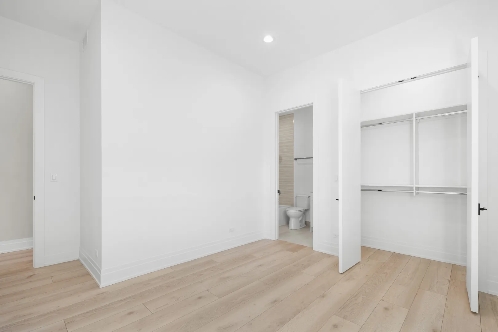 1331 W Taylor St, ,  60607, USA 60607-Chicago-IL