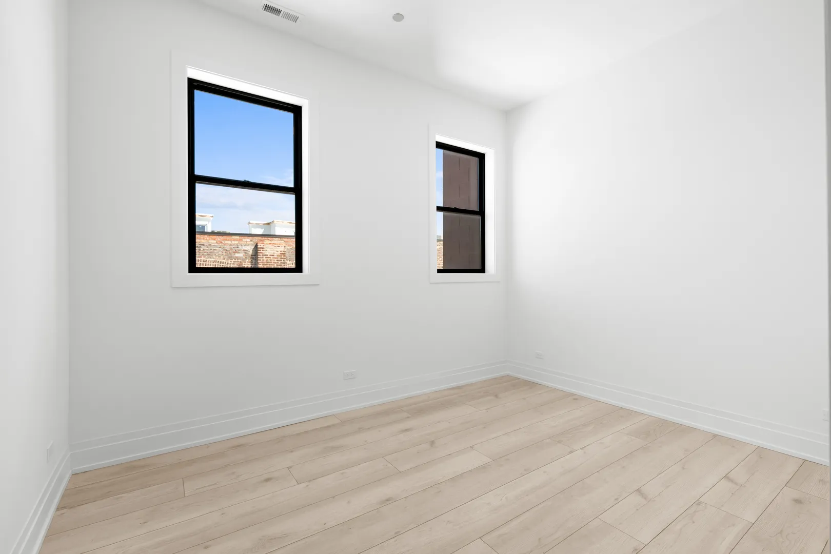 1331 W Taylor St, ,  60607, USA 60607-Chicago-IL
