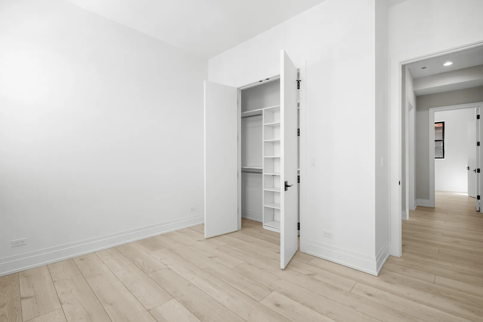 1331 W Taylor St, ,  60607, USA 60607-Chicago-IL