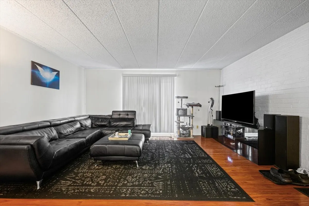 3223 W Parkway Dr, ,  60062, USA 60062-Northbrook-IL