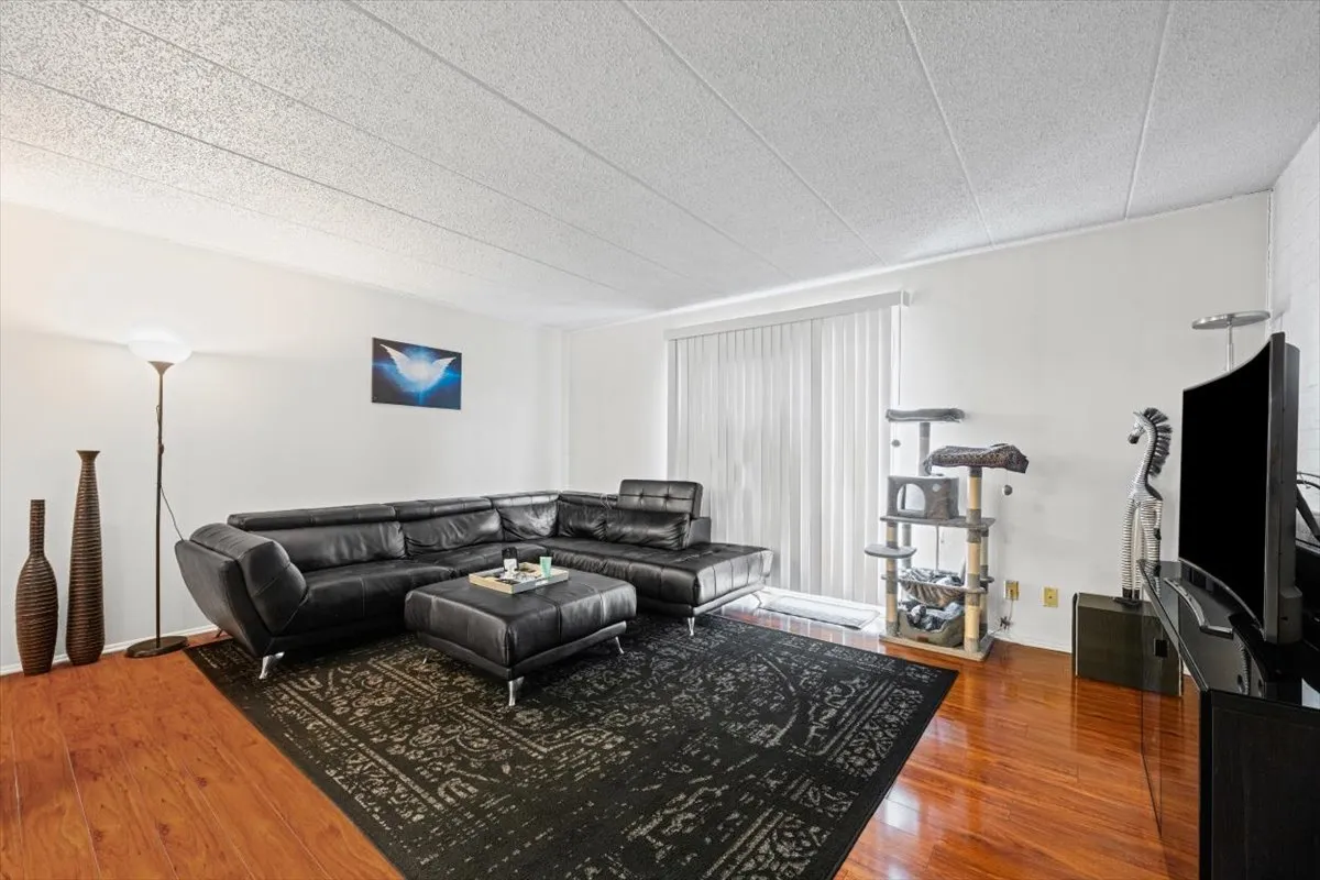 3223 W Parkway Dr, ,  60062, USA 60062-Northbrook-IL