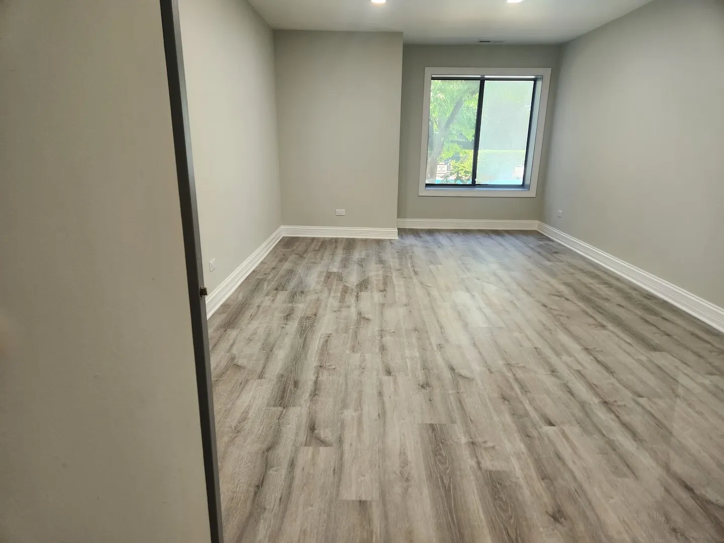 9242 Gross Point Rd, , 60077, USA 60077-Skokie-IL