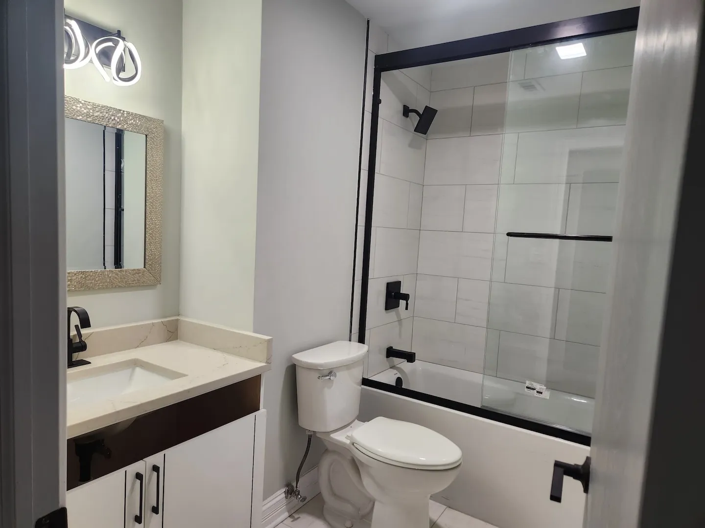 9242 Gross Point Rd, , 60077, USA 60077-Skokie-IL