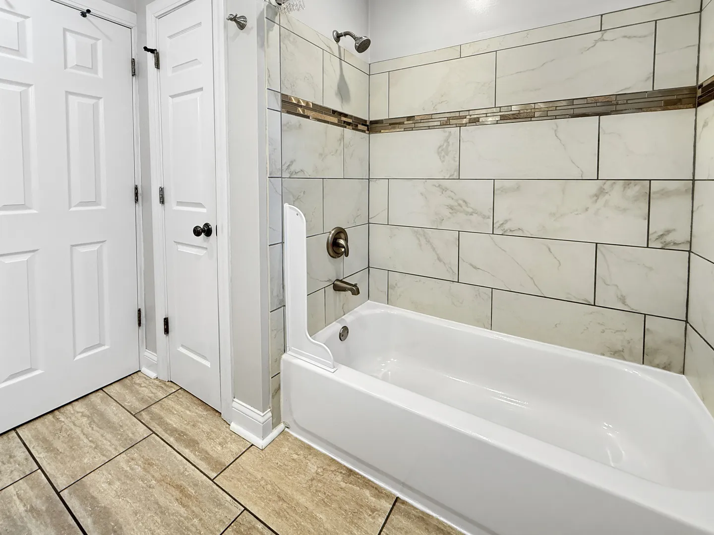 4850 Wright Terrace, ,  60077, USA 60077-Skokie-IL