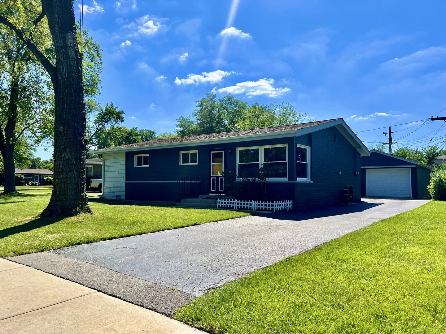 128 E Normandy Dr, ,  60101, USA 60101-Addison-IL