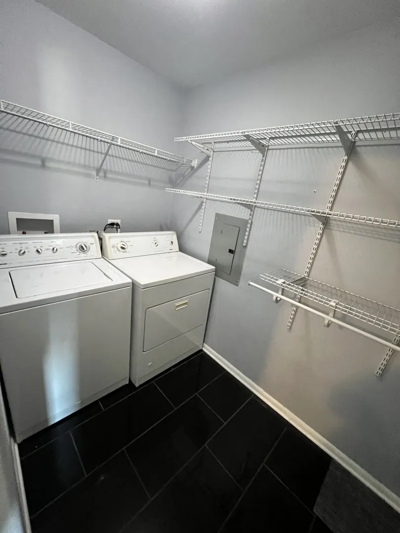128 E Normandy Dr, ,  60101, USA 60101-Addison-IL
