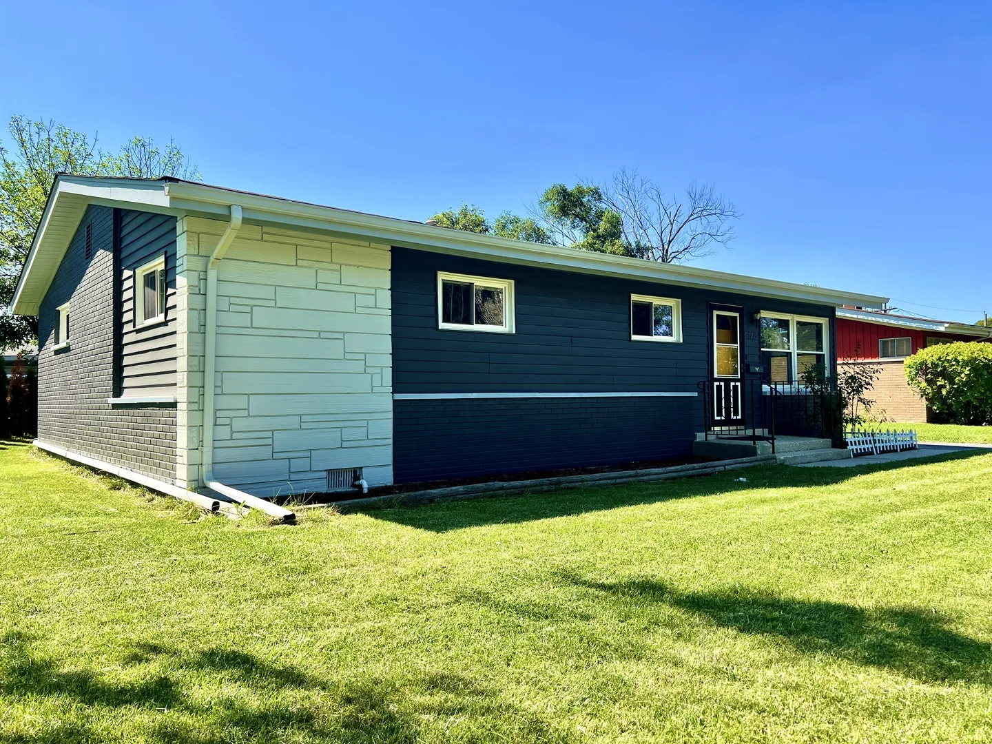 128 E Normandy Dr, ,  60101, USA 60101-Addison-IL
