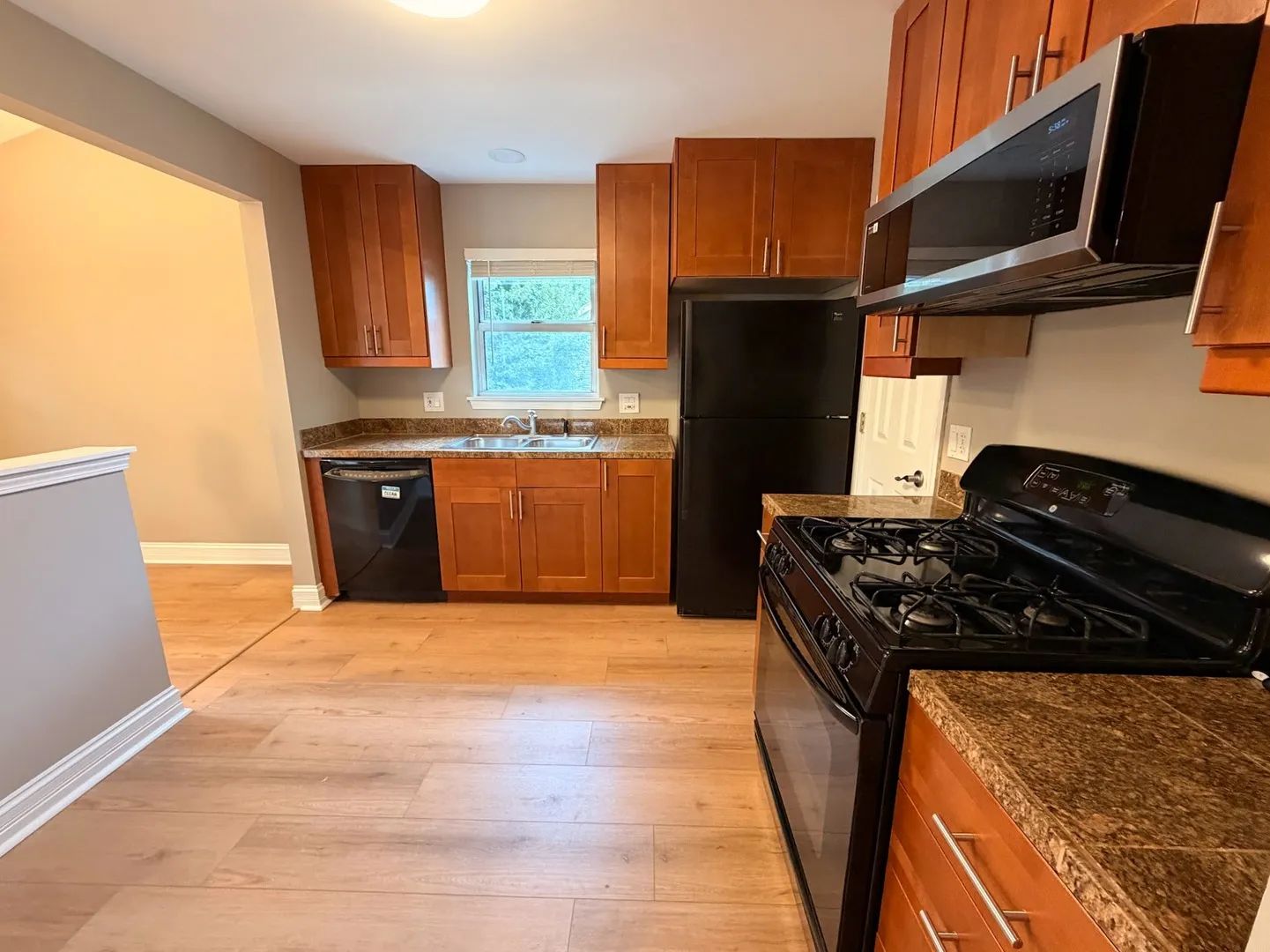 82 Holmes Way, , 60193, USA 60193-Schaumburg-IL