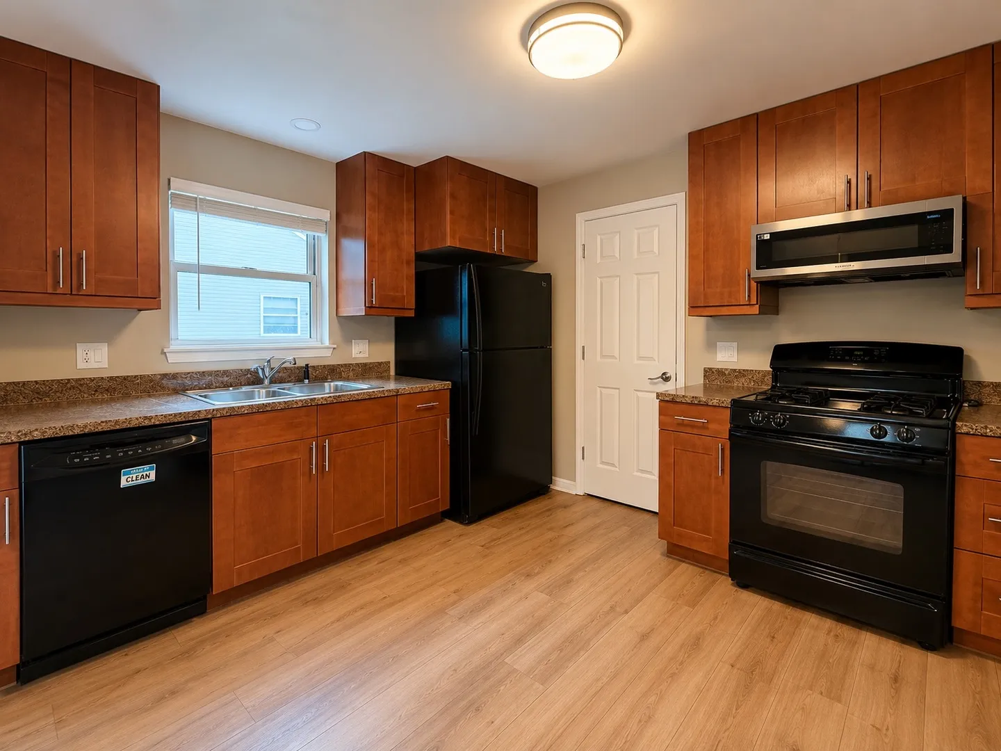 82 Holmes Way, , 60193, USA 60193-Schaumburg-IL