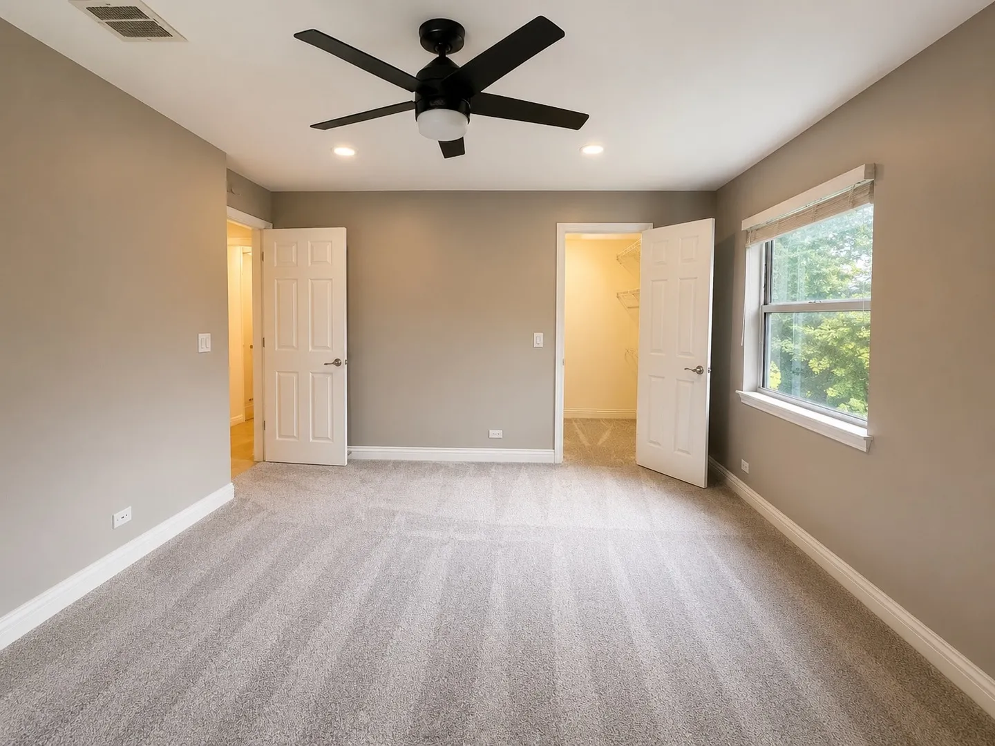 82 Holmes Way, , 60193, USA 60193-Schaumburg-IL