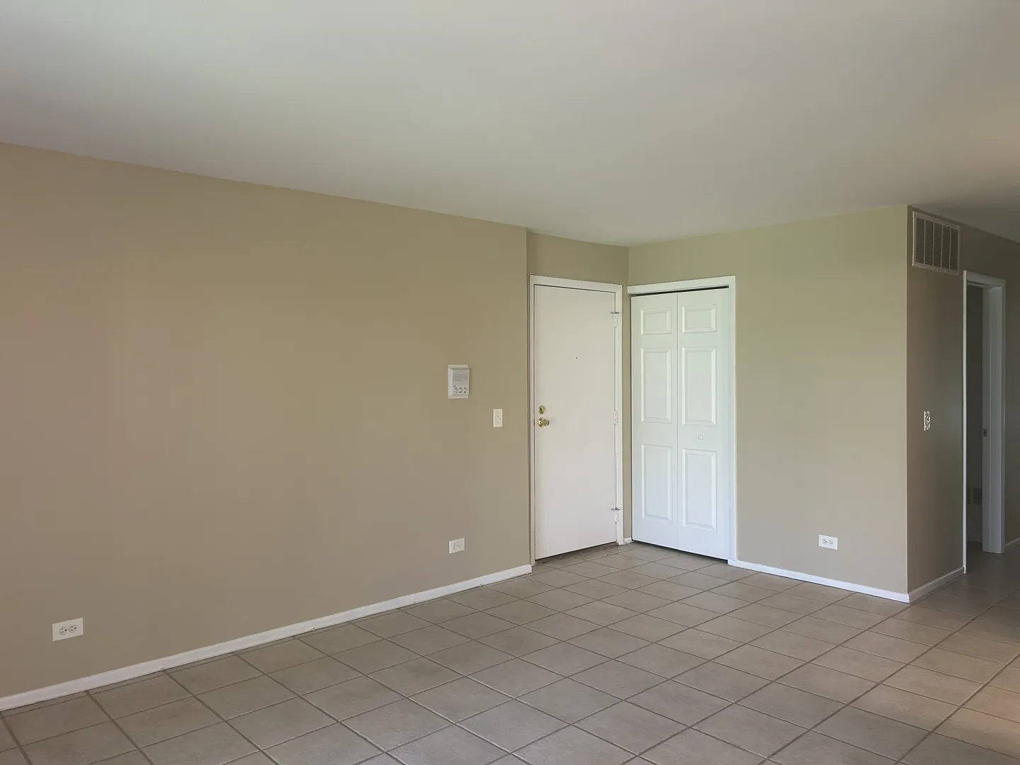 76 Margate Ct, , 60193, USA 60193-Schaumburg-IL