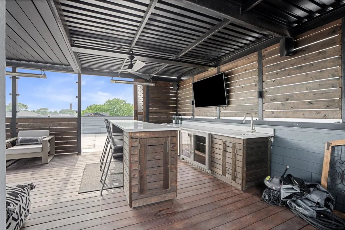 3514 N Leavitt St, ,  60618, USA 60618-Chicago-IL
