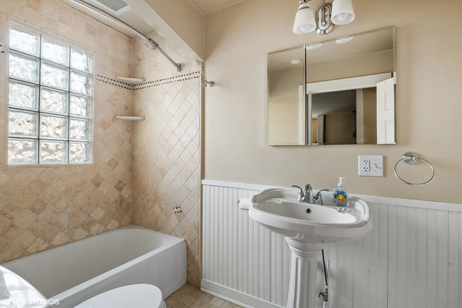 130 Fourth St, , 60048, USA 60048-Libertyville-IL