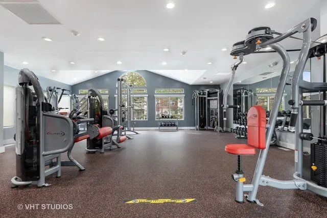 81 Kensington Cir, , 60189, USA 60189-Wheaton-IL
