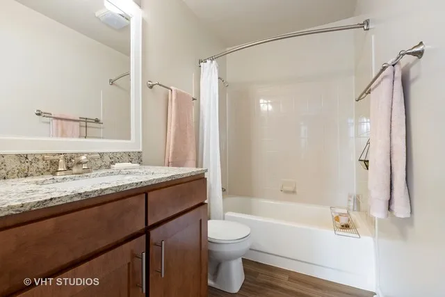 81 Kensington Cir, , 60189, USA 60189-Wheaton-IL