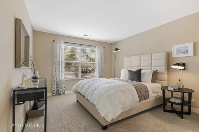 81 Kensington Cir, , 60189, USA 60189-Wheaton-IL