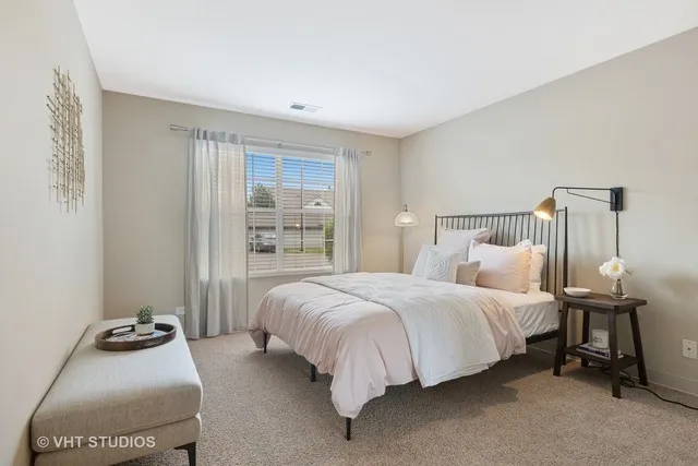 105 Kensington Cir, ,  60189, USA 60189-Wheaton-IL