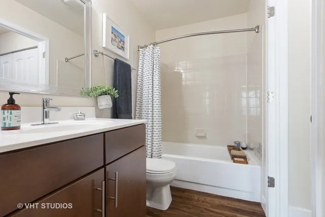 41 Kensington Cir, , 60189, USA 60189-Wheaton-IL