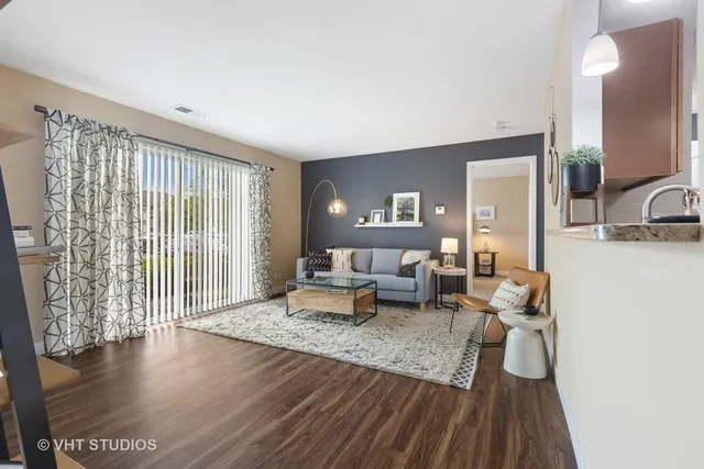 41 Kensington Cir, , 60189, USA 60189-Wheaton-IL