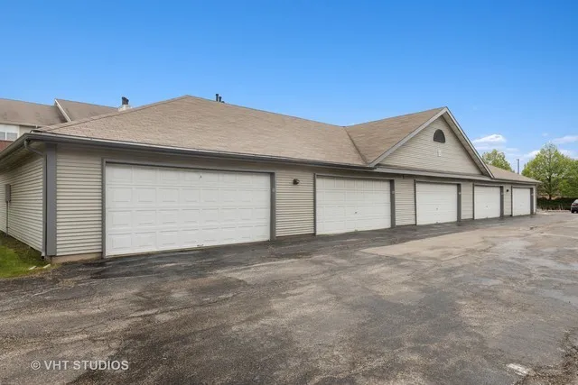 41 Kensington Cir, , 60189, USA 60189-Wheaton-IL