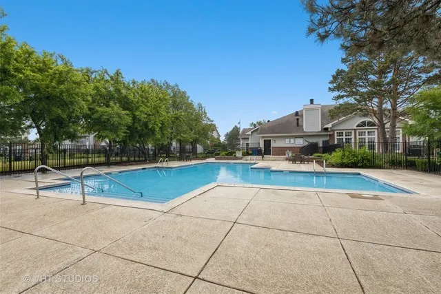 45 Kensington Cir, , 60189, USA 60189-Wheaton-IL