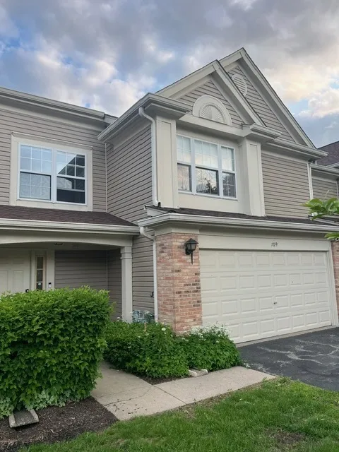 109 Holmes Way, , 60193, USA 60193-Schaumburg-IL