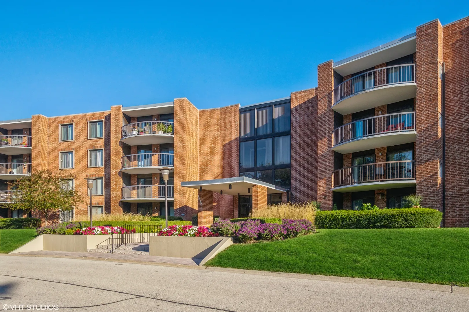 1515 E Central Rd, ,  60005, USA 60005-Arlington Heights-IL
