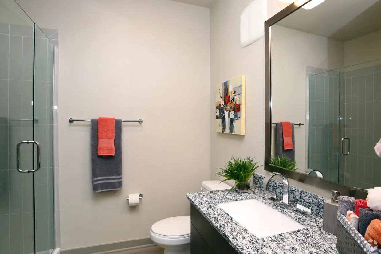 670 E Algonquin Rd, ,  60173, USA 60173-Schaumburg-IL