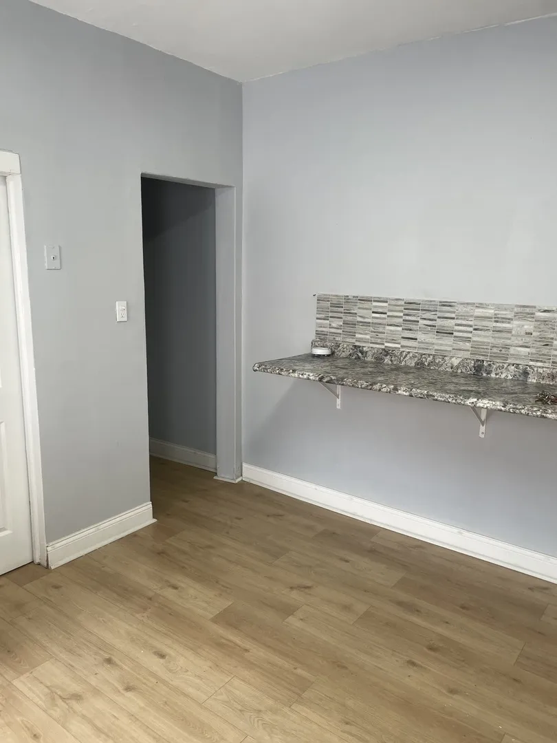 451 E 111th St, ,  60628, USA 60628-Chicago-IL