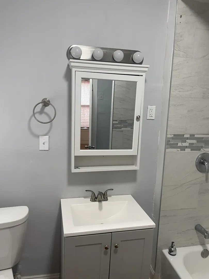 451 E 111th St, ,  60628, USA 60628-Chicago-IL