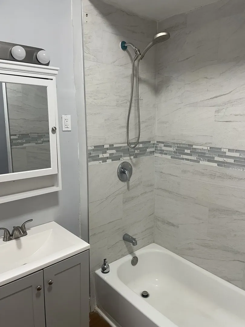 451 E 111th St, ,  60628, USA 60628-Chicago-IL