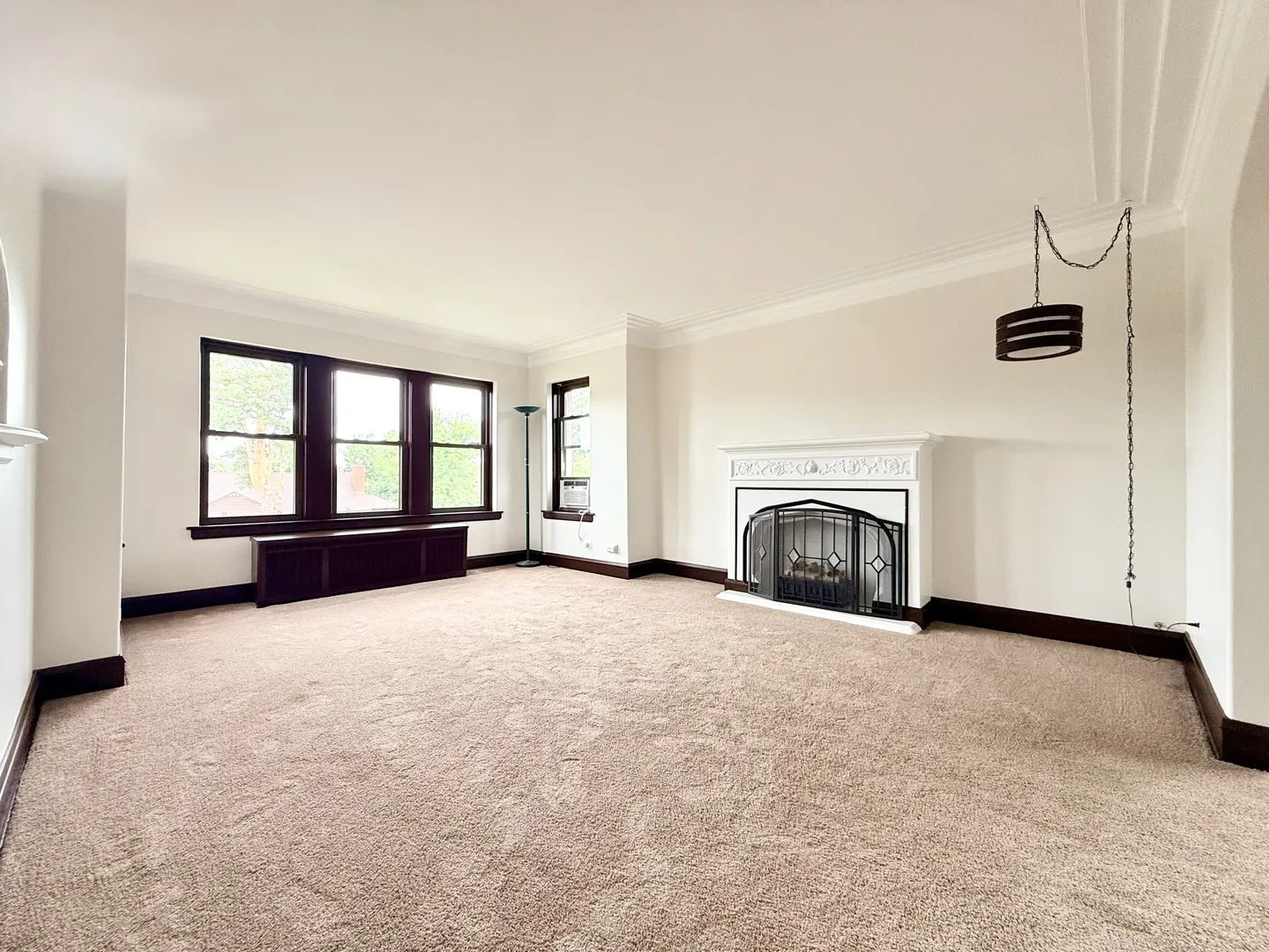 615 E Golf Rd, ,  60016, USA 60016-Des Plaines-IL