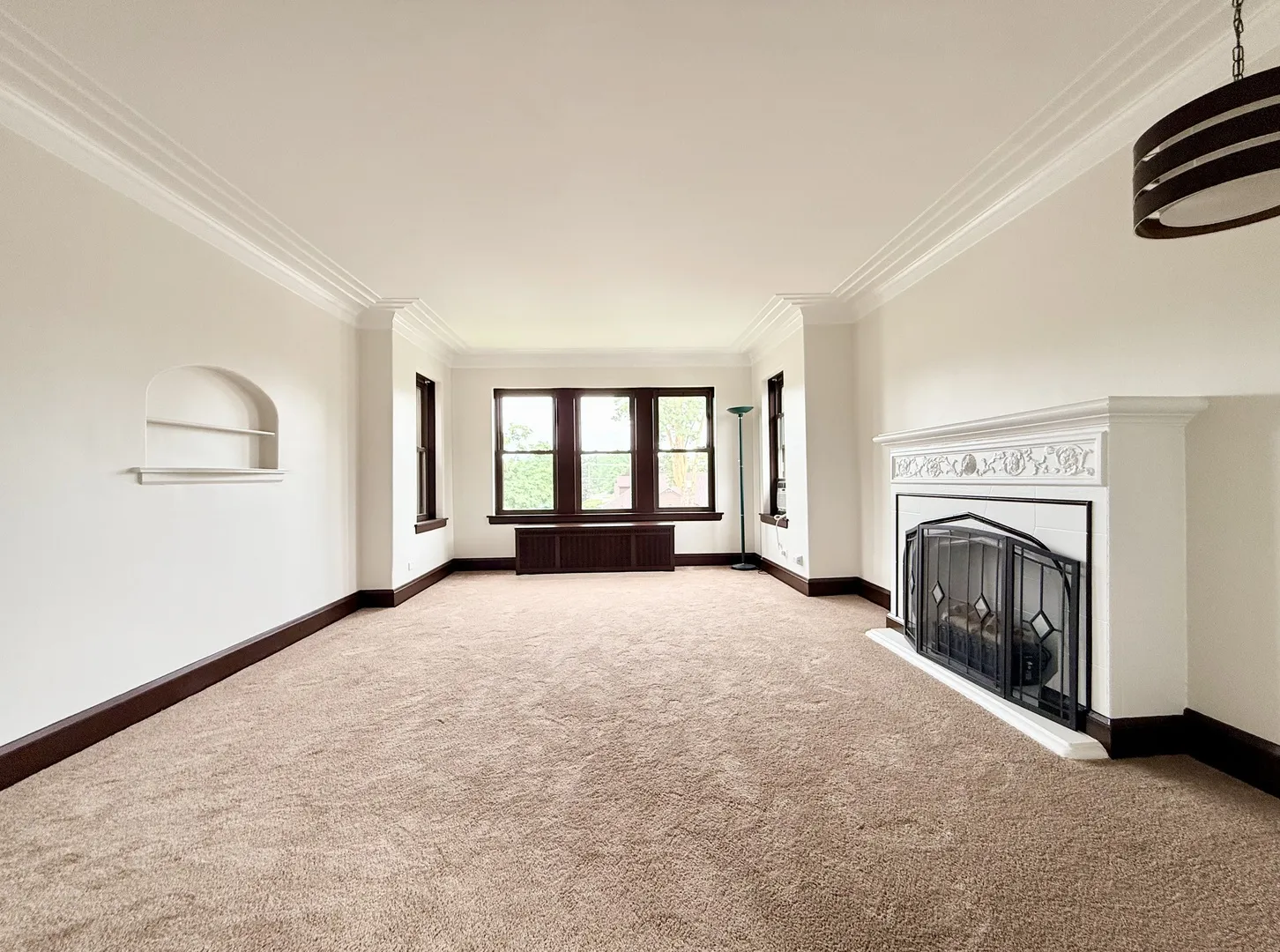 615 E Golf Rd, ,  60016, USA 60016-Des Plaines-IL