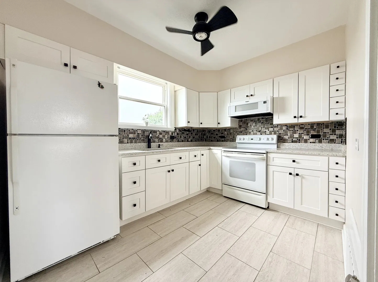615 E Golf Rd, ,  60016, USA 60016-Des Plaines-IL