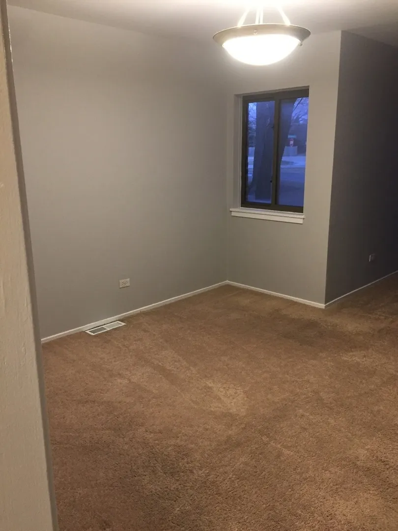 1933 Songsparrow Ct, , 60173, USA 60173-Schaumburg-IL