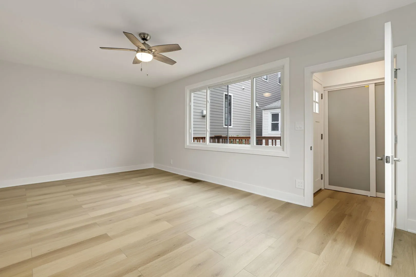 4340 N Oakley Ave, ,  60618, USA 60618-Chicago-IL