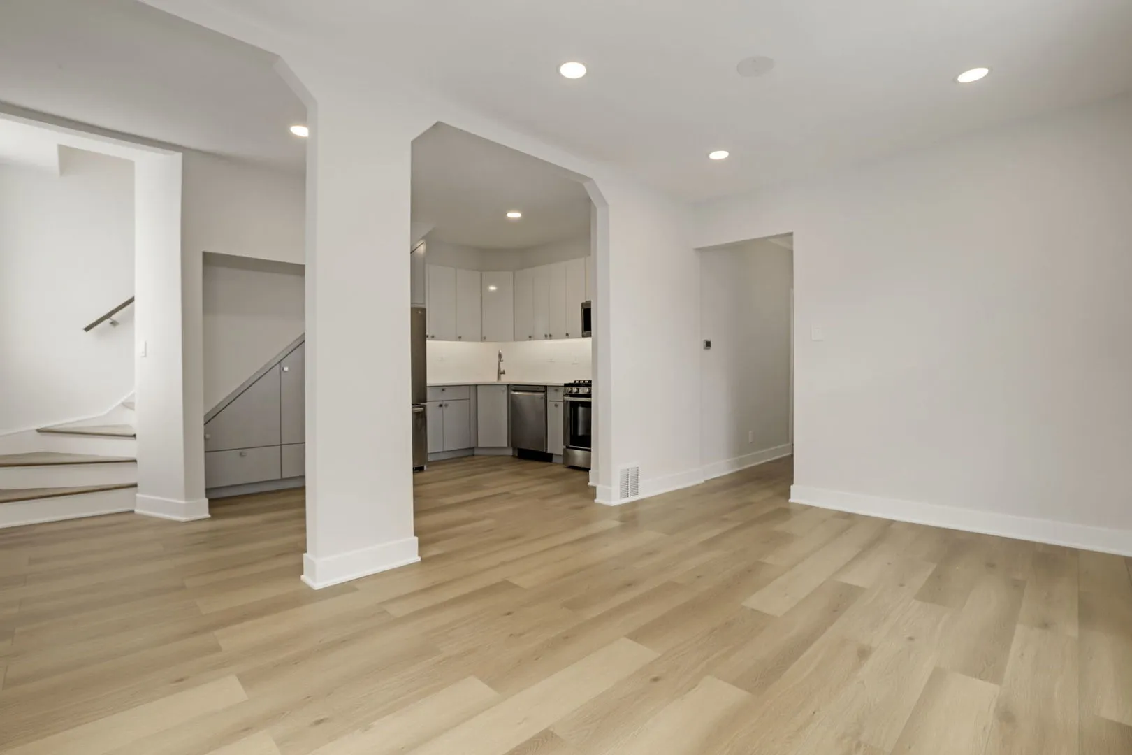 4340 N Oakley Ave, ,  60618, USA 60618-Chicago-IL
