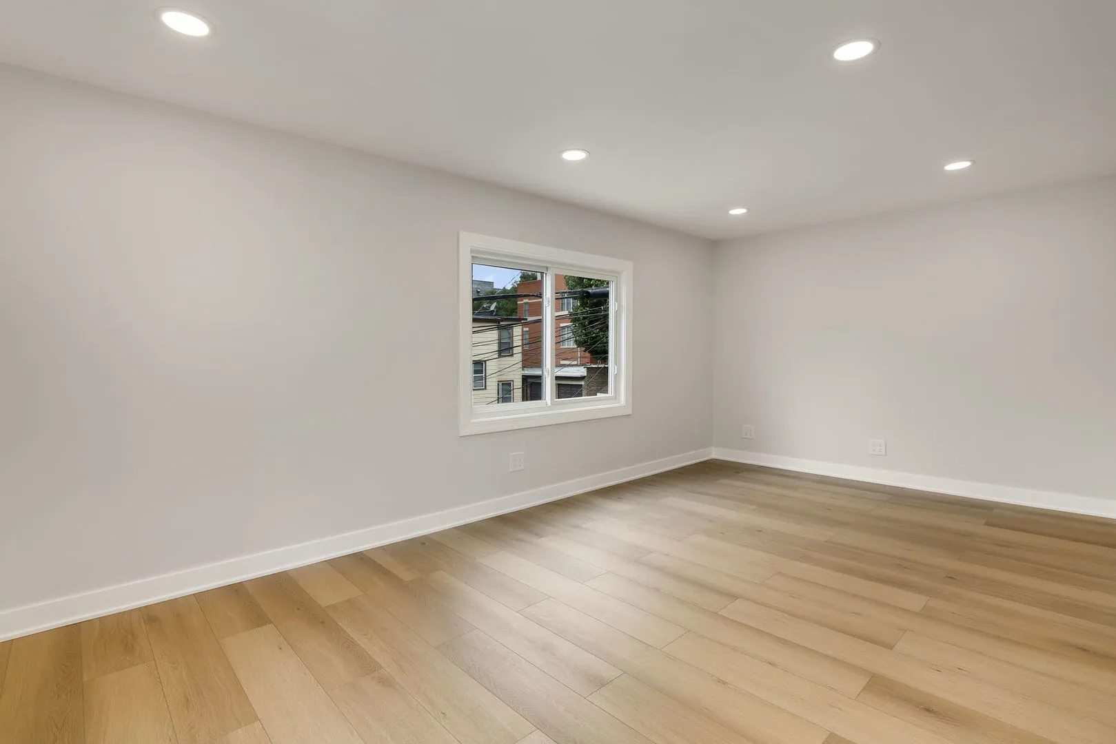 4340 N Oakley Ave, ,  60618, USA 60618-Chicago-IL