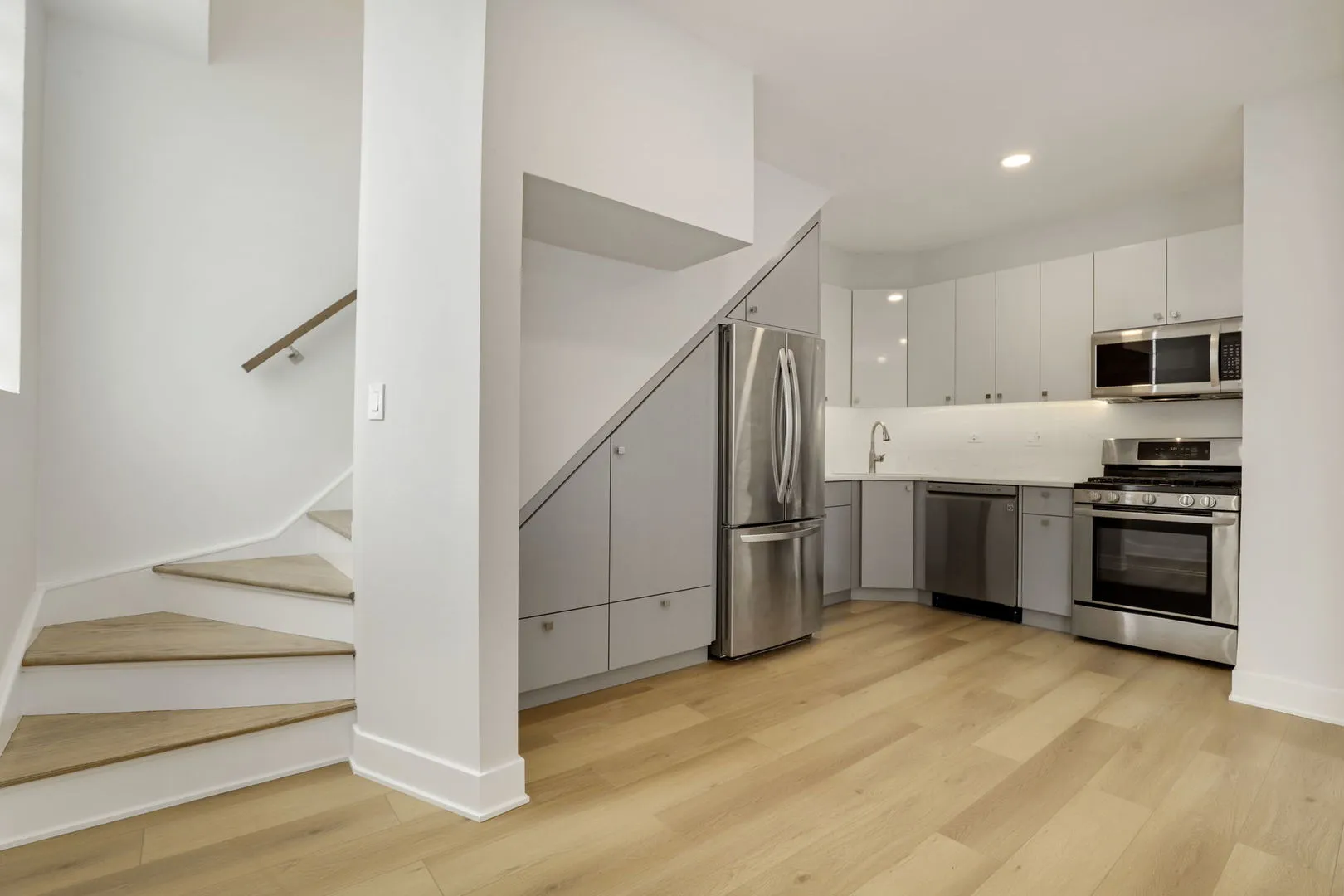4340 N Oakley Ave, ,  60618, USA 60618-Chicago-IL