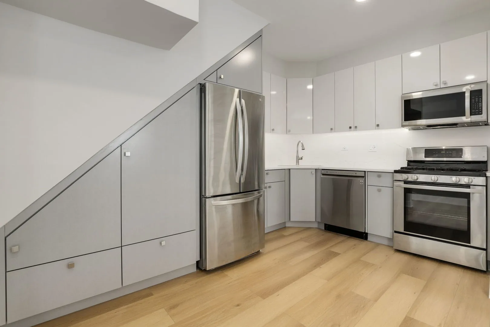 4340 N Oakley Ave, ,  60618, USA 60618-Chicago-IL