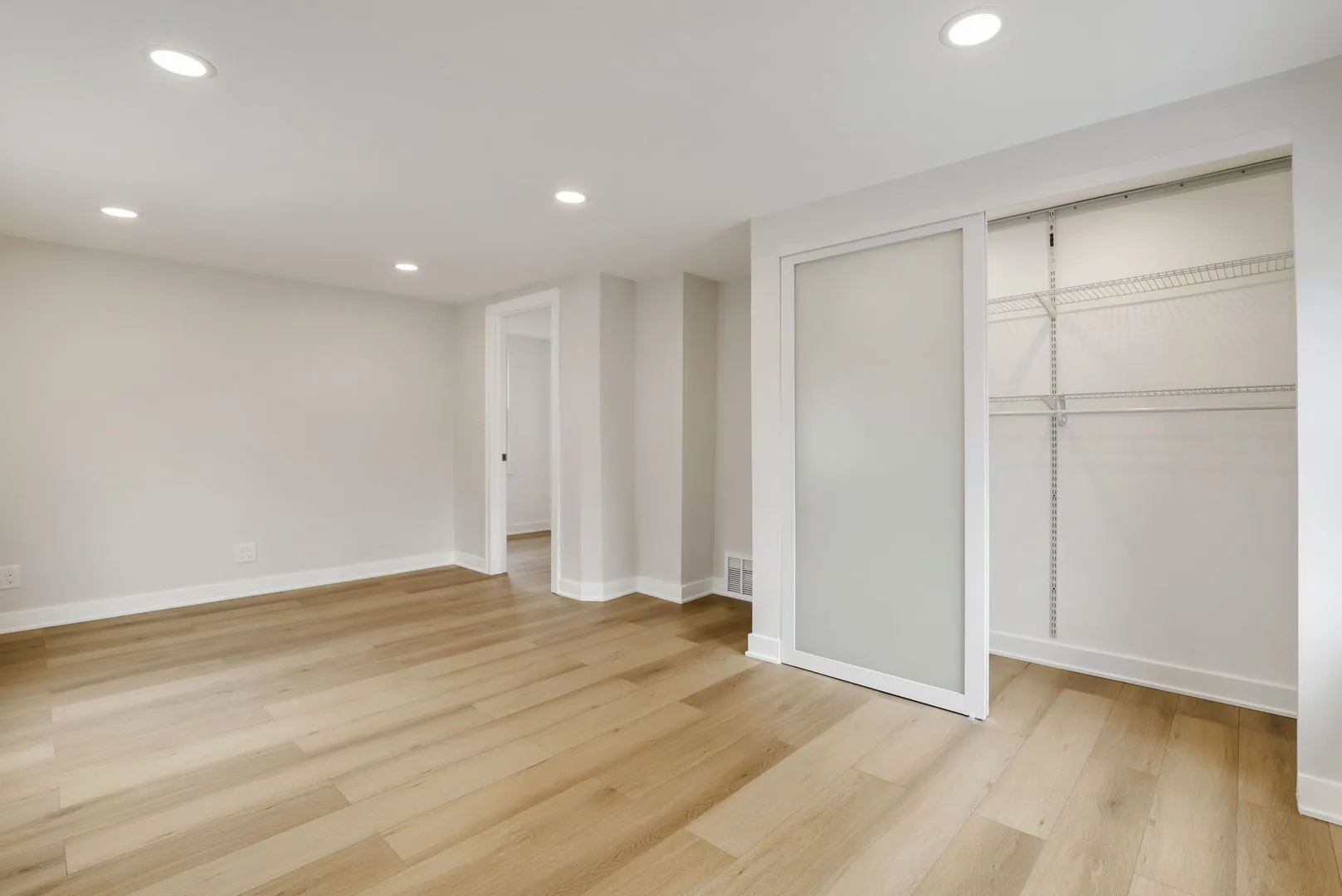 4340 N Oakley Ave, ,  60618, USA 60618-Chicago-IL