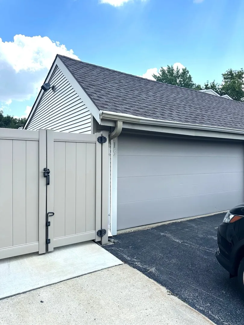 615 Verde Dr, ,  60173, USA 60173-Schaumburg-IL
