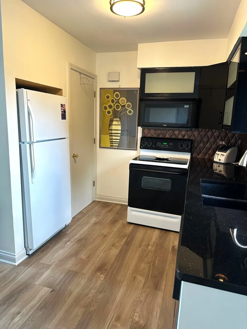 615 Verde Dr, ,  60173, USA 60173-Schaumburg-IL