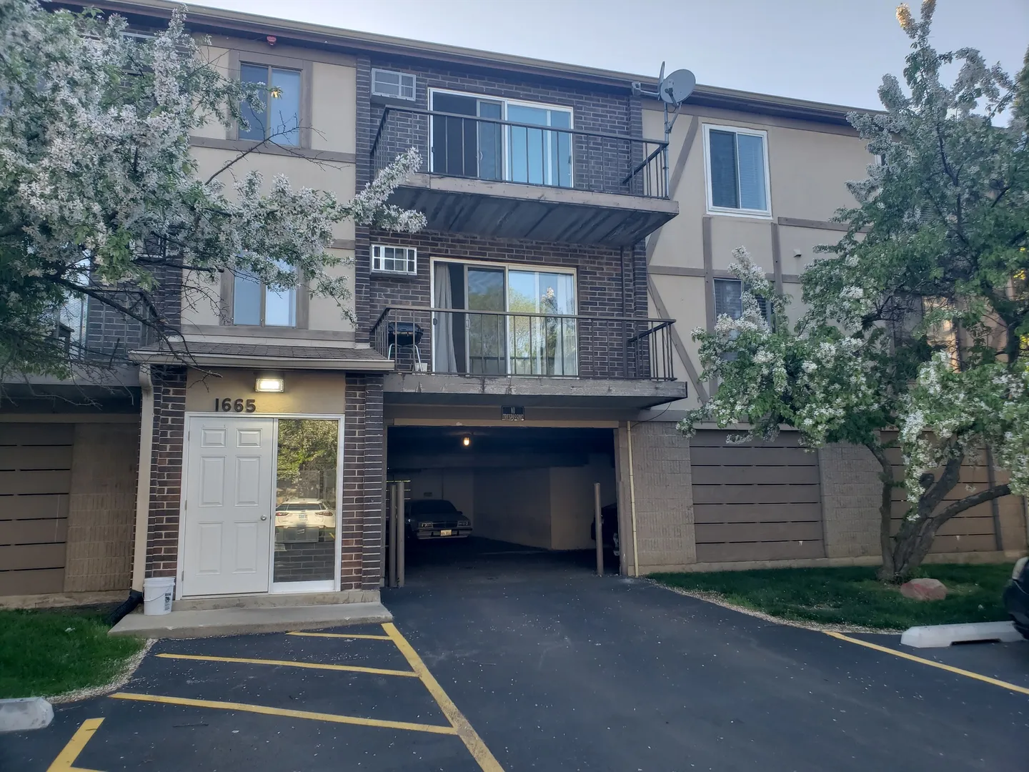 1665 Coach Dr, , 60565, USA 60565-Naperville-IL